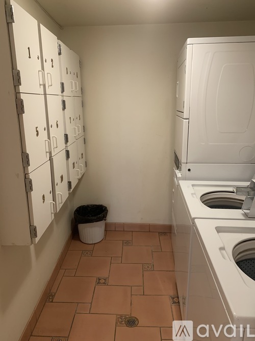 0BR/1BA Apartment on Mallorca Way · San Francisco photo 5